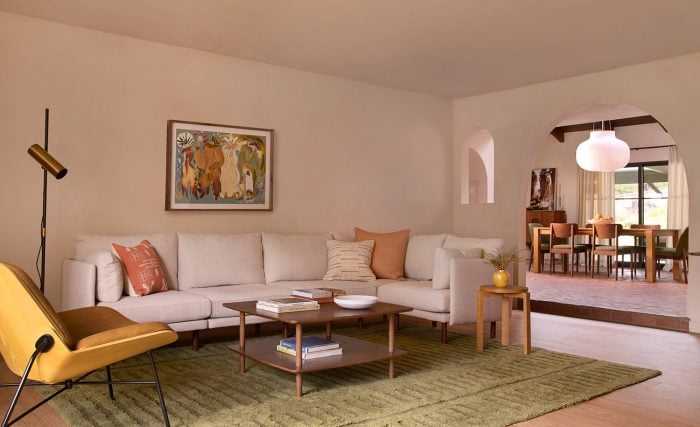 Mid-Century Modern *Everything* Is Out — Here’s How to Mix It Up